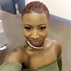 Meet your Posher, Eva